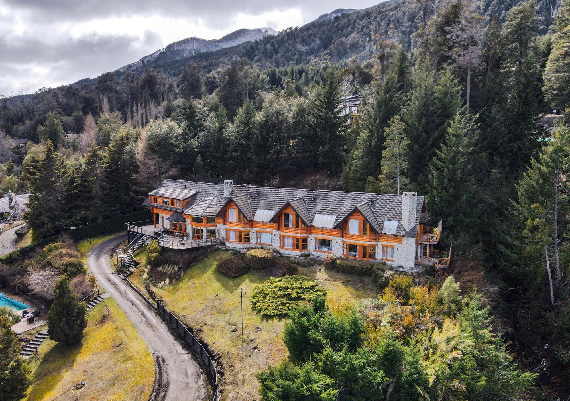 Amigos Del Bosque Villa La Angostura